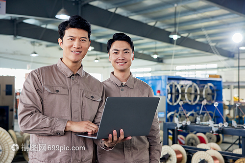 數(shù)字化車間 技術(shù)工人如何通過電腦高效工作與技術(shù)交流